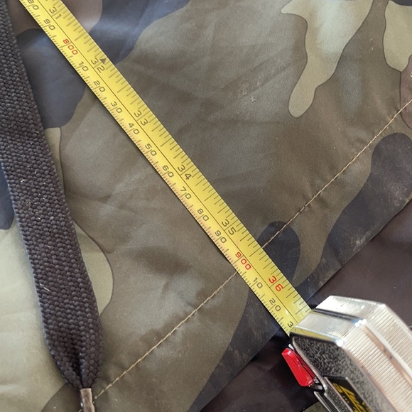 Camo wind breaker size 16-18 (Large) - Picture 11 of 11